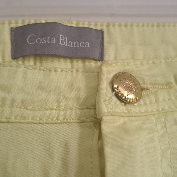 Costa Blanca Ladies size 8 yellow 💛 denim style pants with gold dusted buttons - Picture 3 of 7